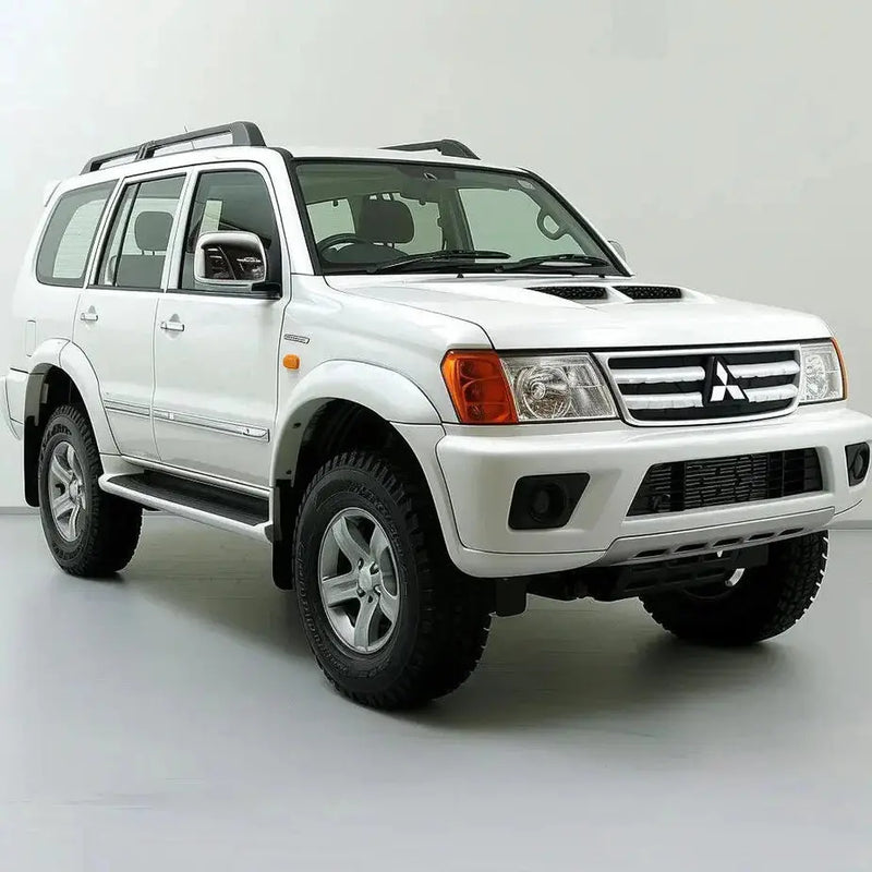 Mitsubishi Pajero (2000-2006) Long Wheelbase Accessories
