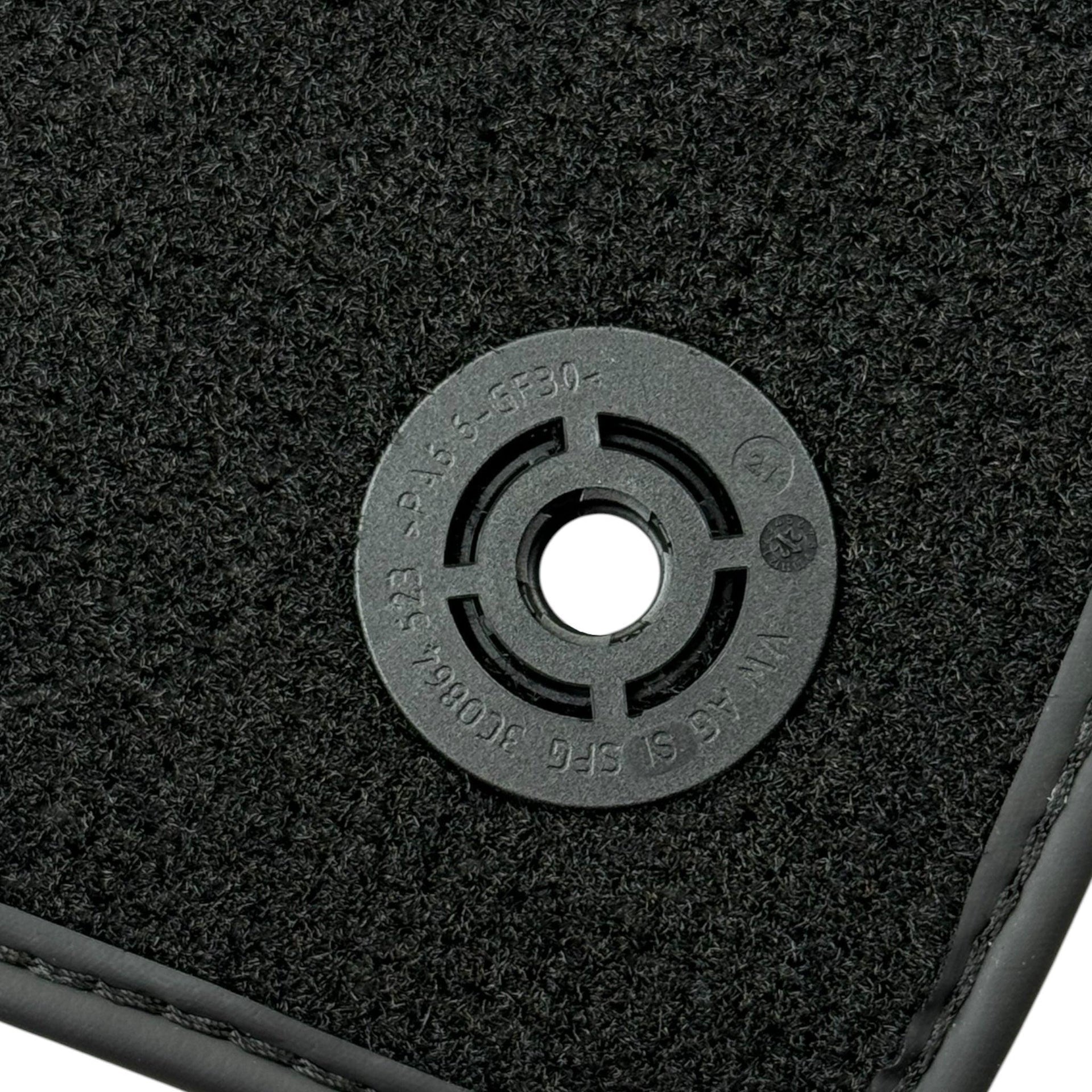 Black Floor Mats for Audi Q5 FY (2017-2023) - AutoWin