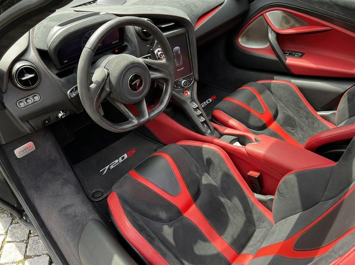 Black Floor Mats for McLaren 720S (2017-2021) with Blue Trim - AutoWin.EU