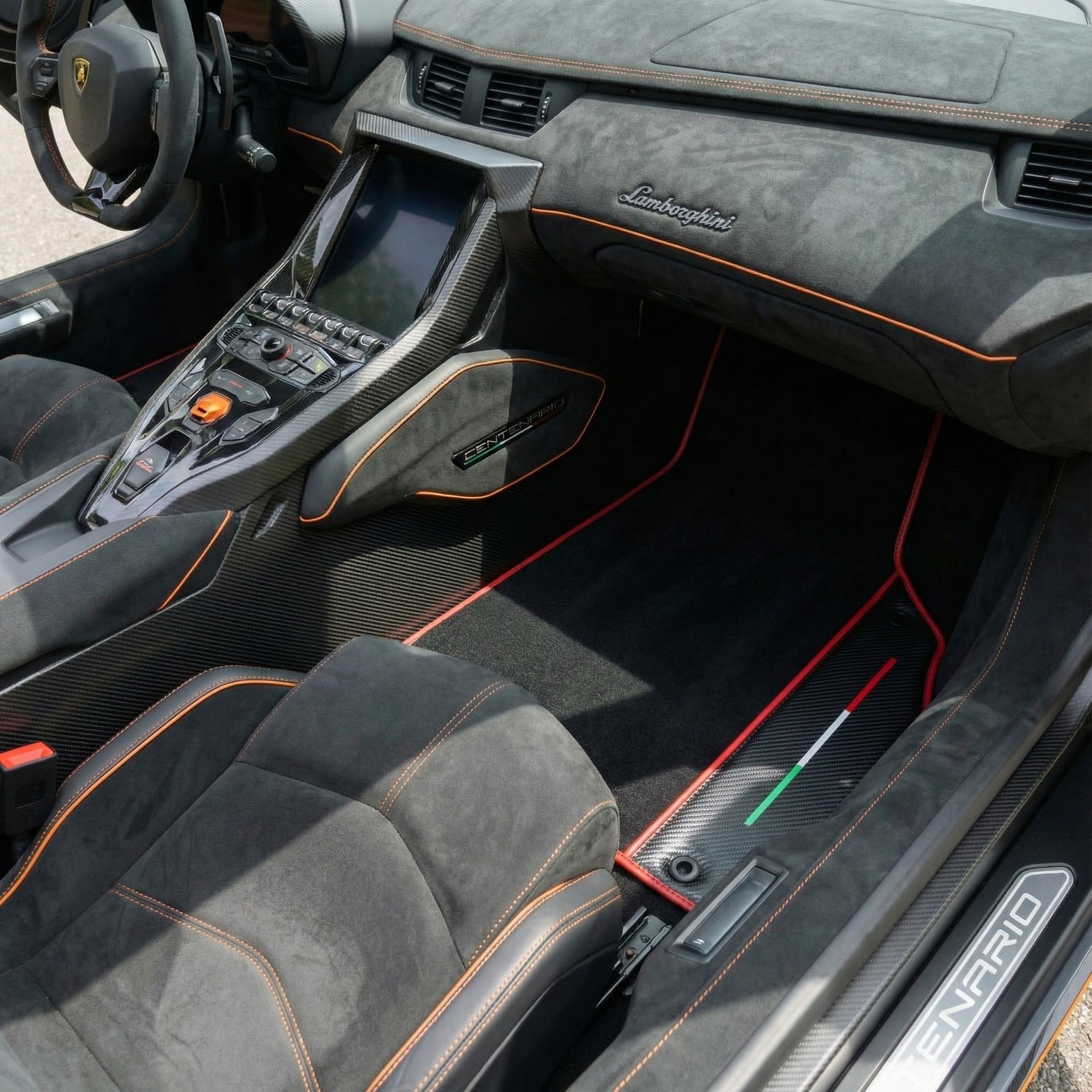 Customizable Black Floor Mats for Lamborghini Centenario (2016-2017) with Carbon Fiber - AutoWin.EU