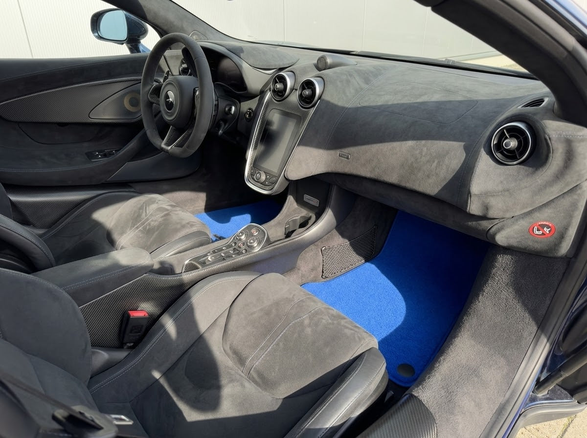 Black Floor Mats for McLaren 600 LT (2018-2020) With Blue Trim - AutoWin.EU