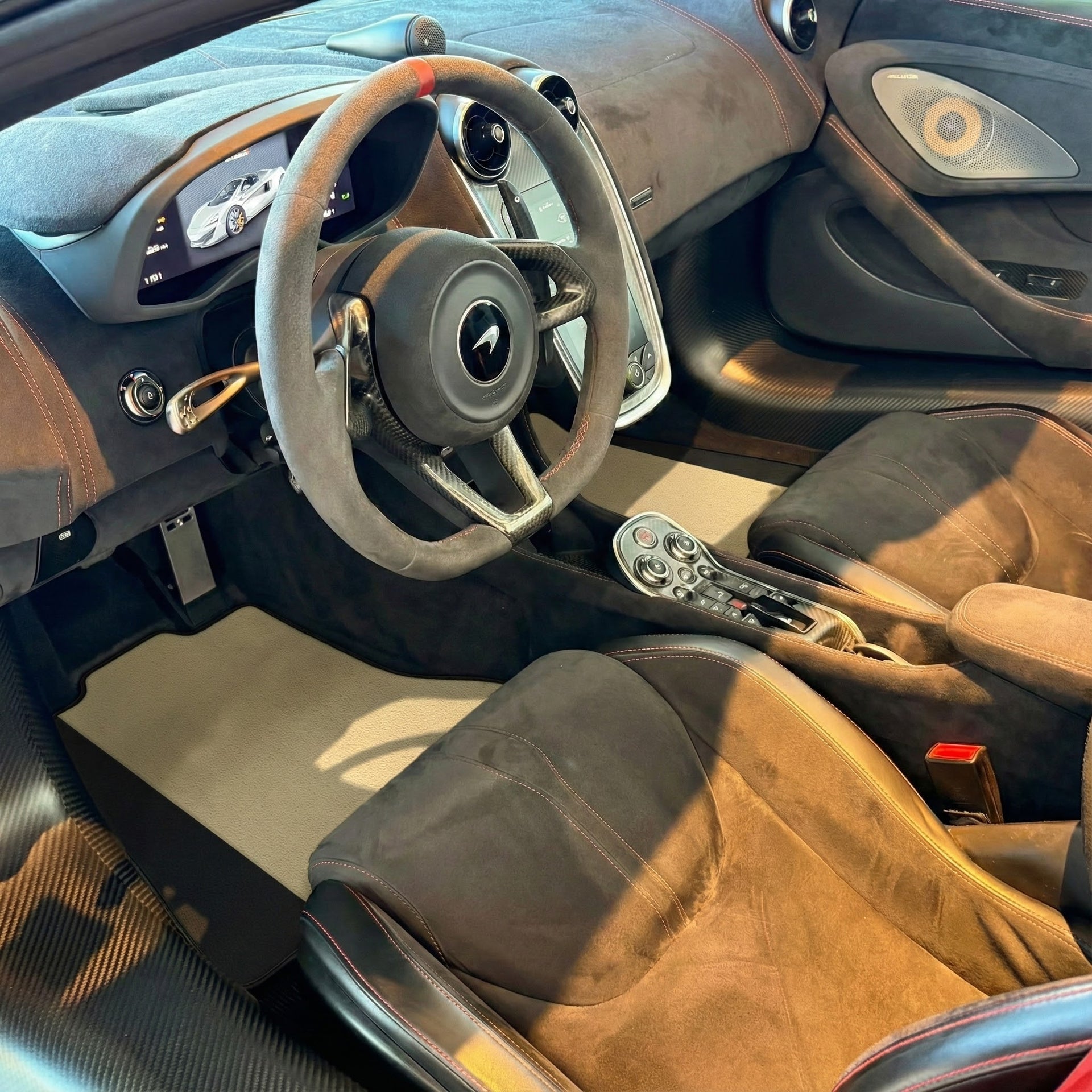 Black Floor Mats for McLaren 600 LT (2018-2020) With Blue Trim - AutoWin.EU
