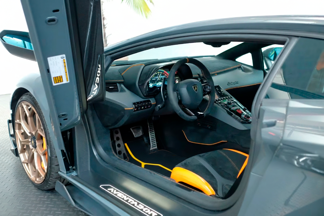 Customizable Floor Mats From Carpet with Leather for Lamborghini Huracan Sterrato (2023-2024) - AutoWin