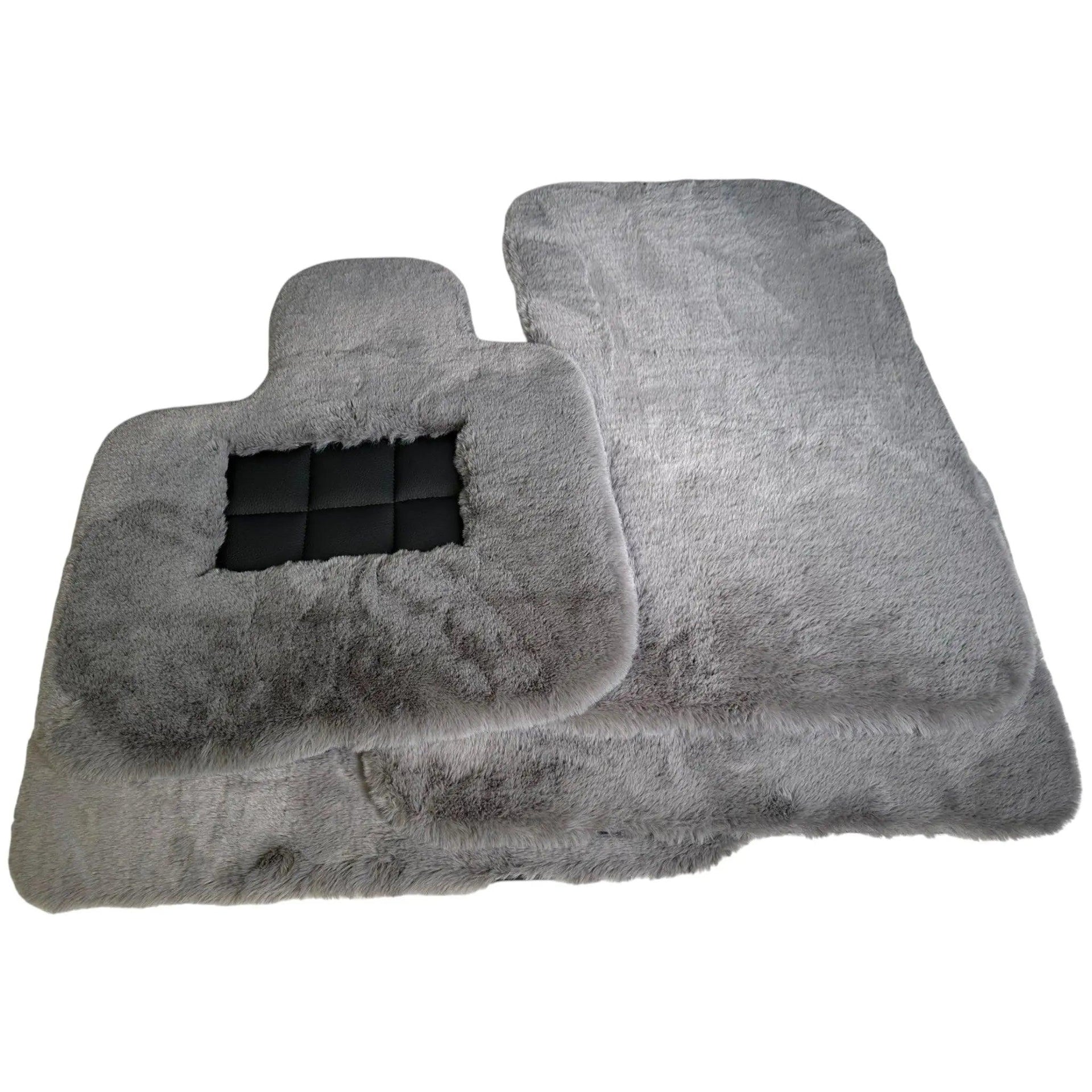 Sheepskin Floor Mats for Aston Martin V12 Vanquish S (2004-2007)