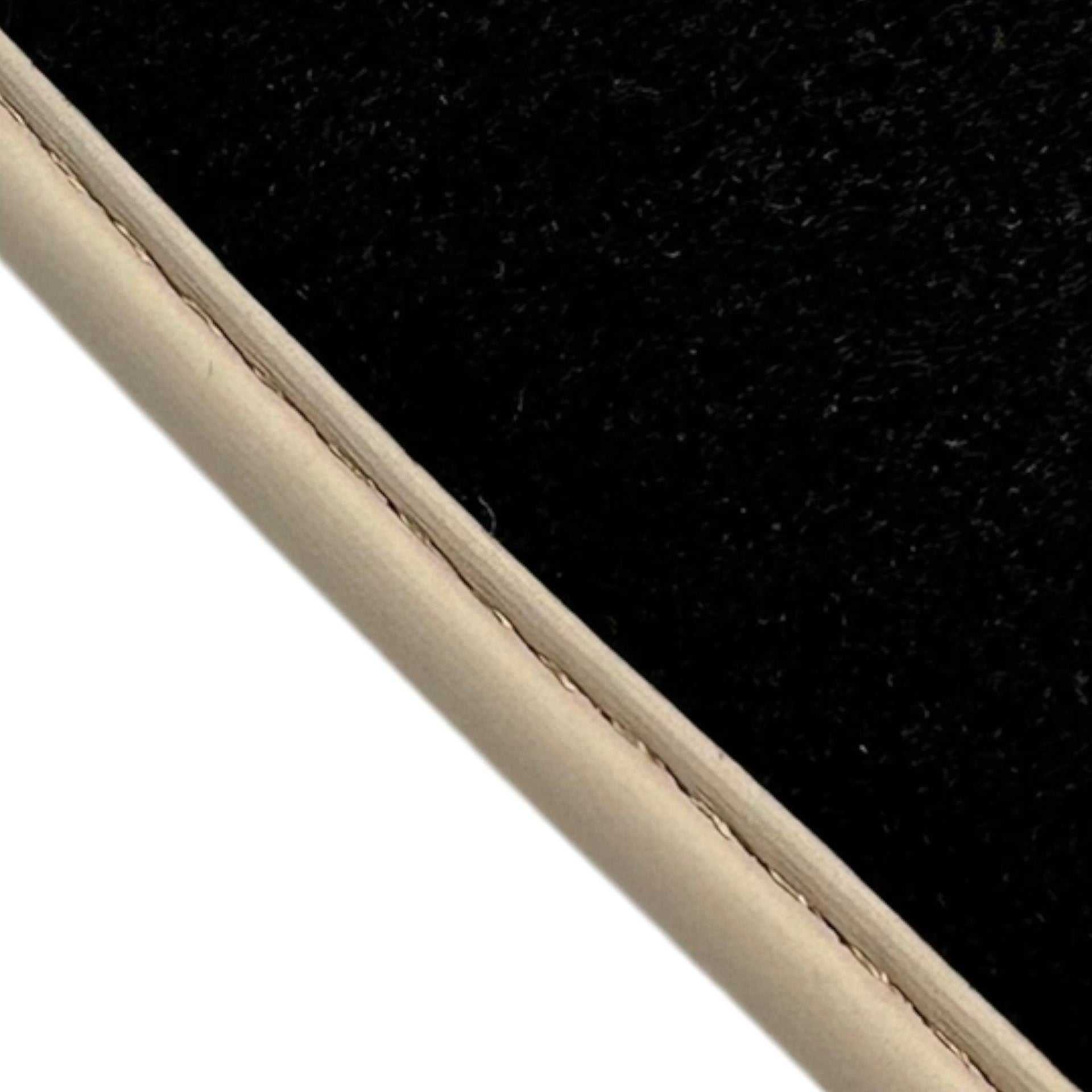 Black Floor Mats For Ford F150 (2009-2014) ER56 Design - AutoWin