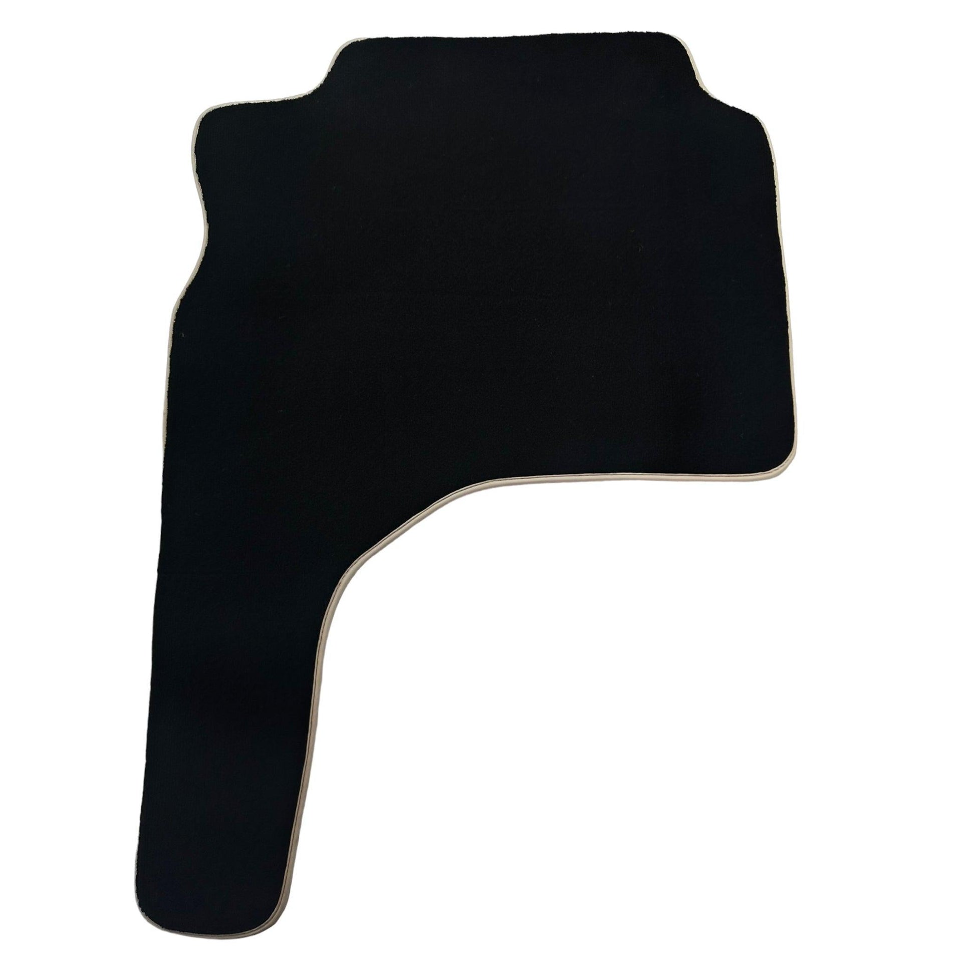 Black Floor Mats For Mitsubishi Pajero Sport (1996-2006) ER56 Design - AutoWin