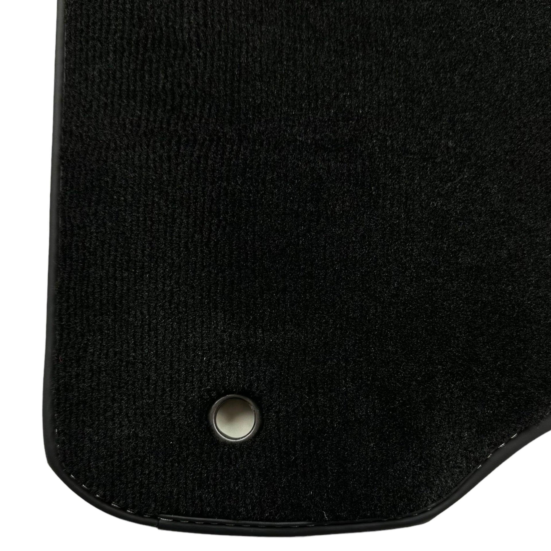 Black Floor Mats For Mitsubishi Pajero Sport (2009-2015) - AutoWin