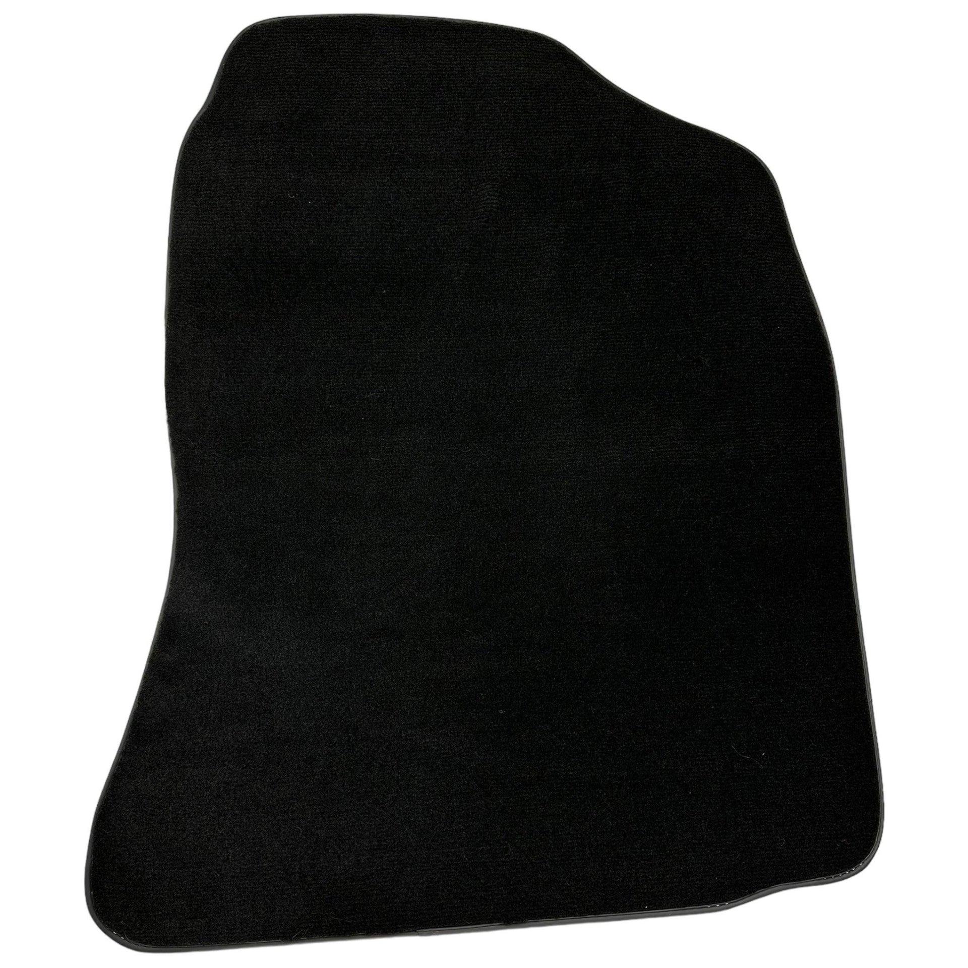 Black Floor Mats For Toyota RAV-4 (2003-2005) - AutoWin