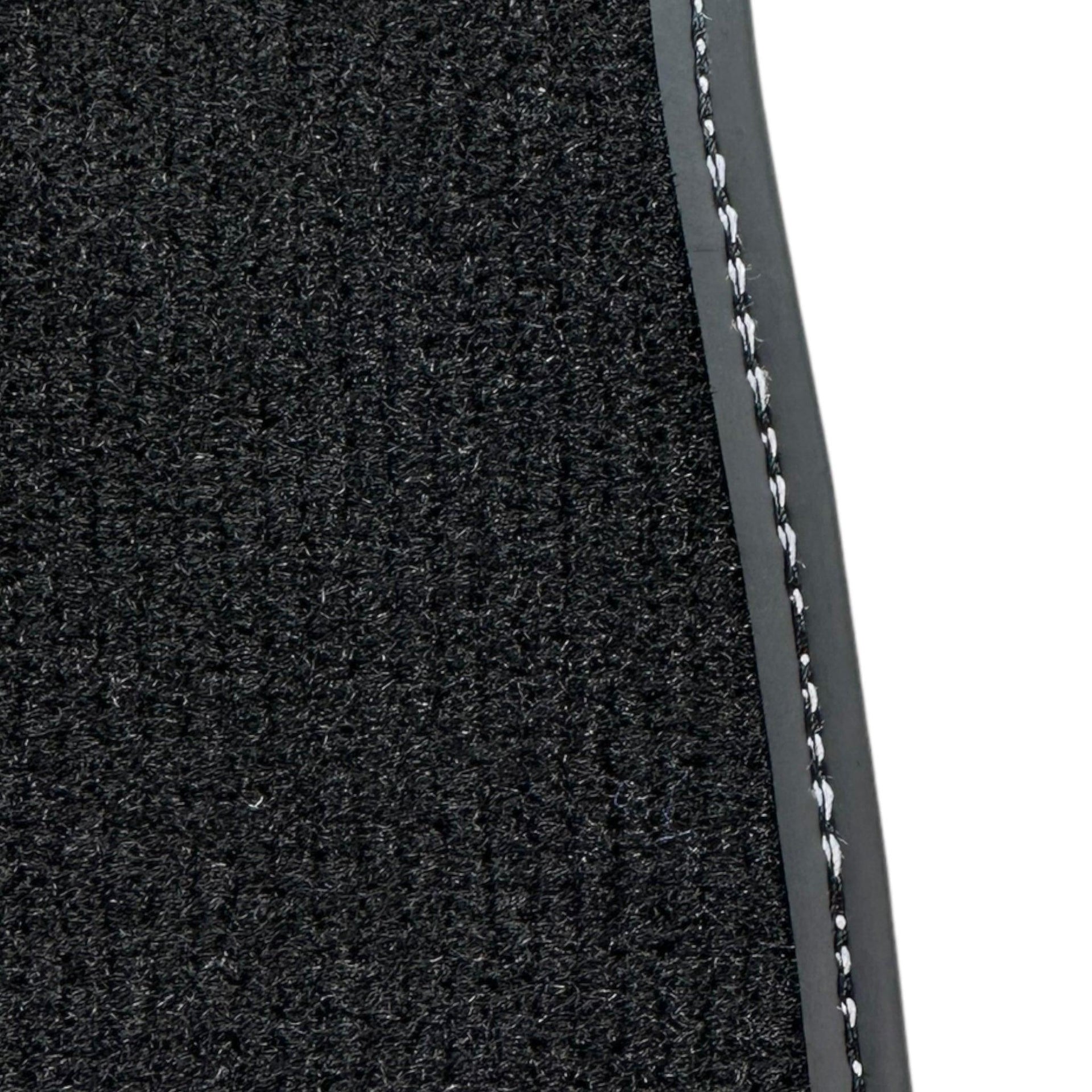 Black Floor Mats For Toyota RAV-4 (2003-2005) - AutoWin