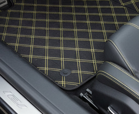 ランボルギーニ・テメラリオ(2025-2026)用、ラインパターン付きカスタマイズ可能なレザーフロアマット - AutoWin