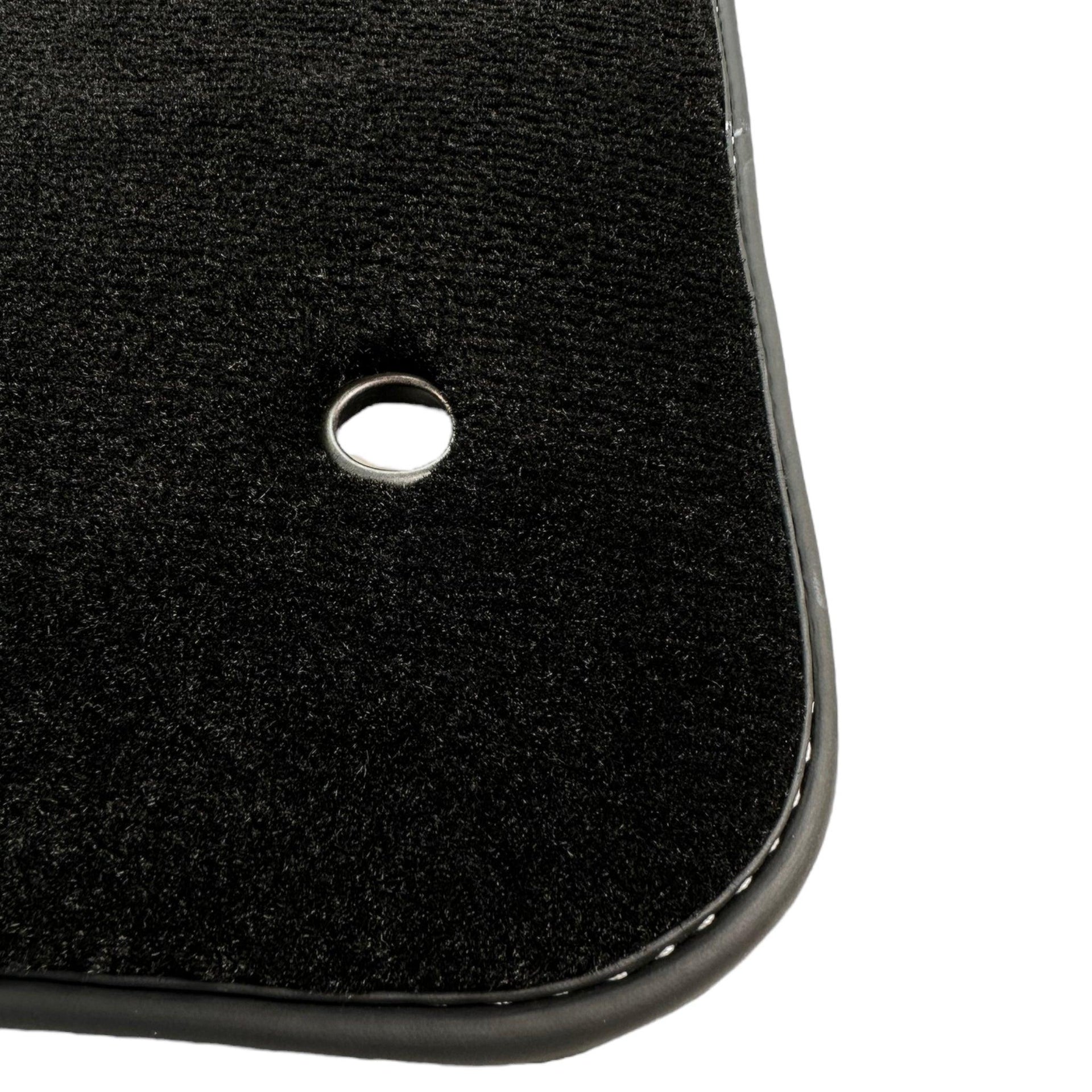 Floor Mats for Toyota Land Cruiser 100 (1998-2007) - AutoWin