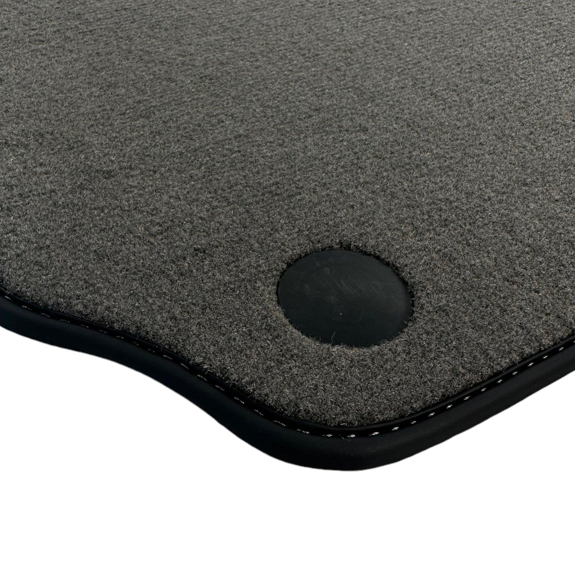 Grey Floor Mats For Mercedes-Benz C-Class W204 (2007-2014) - AutoWin