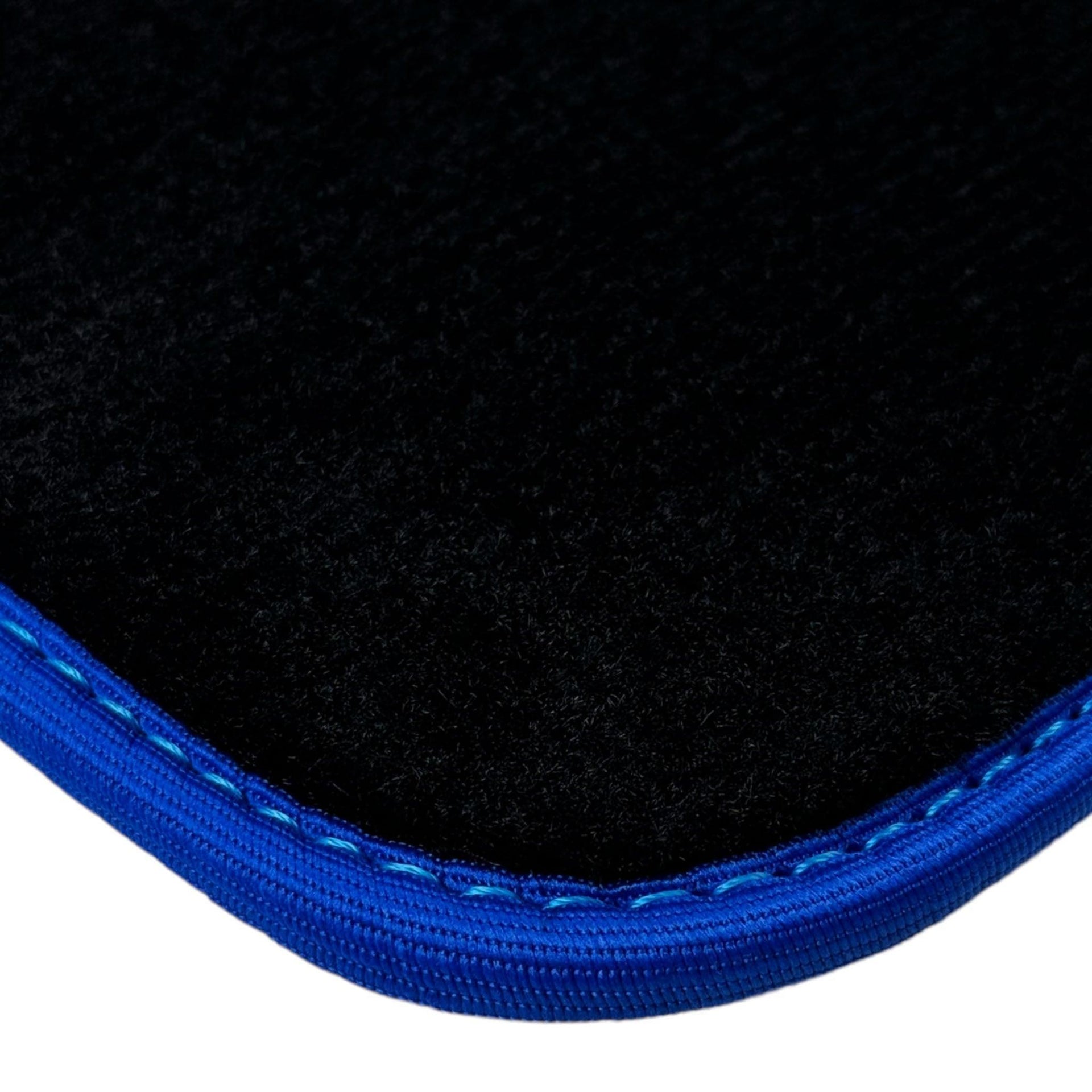 Black Mats For BMW 7 Series E38 | Blue Trim - AutoWin