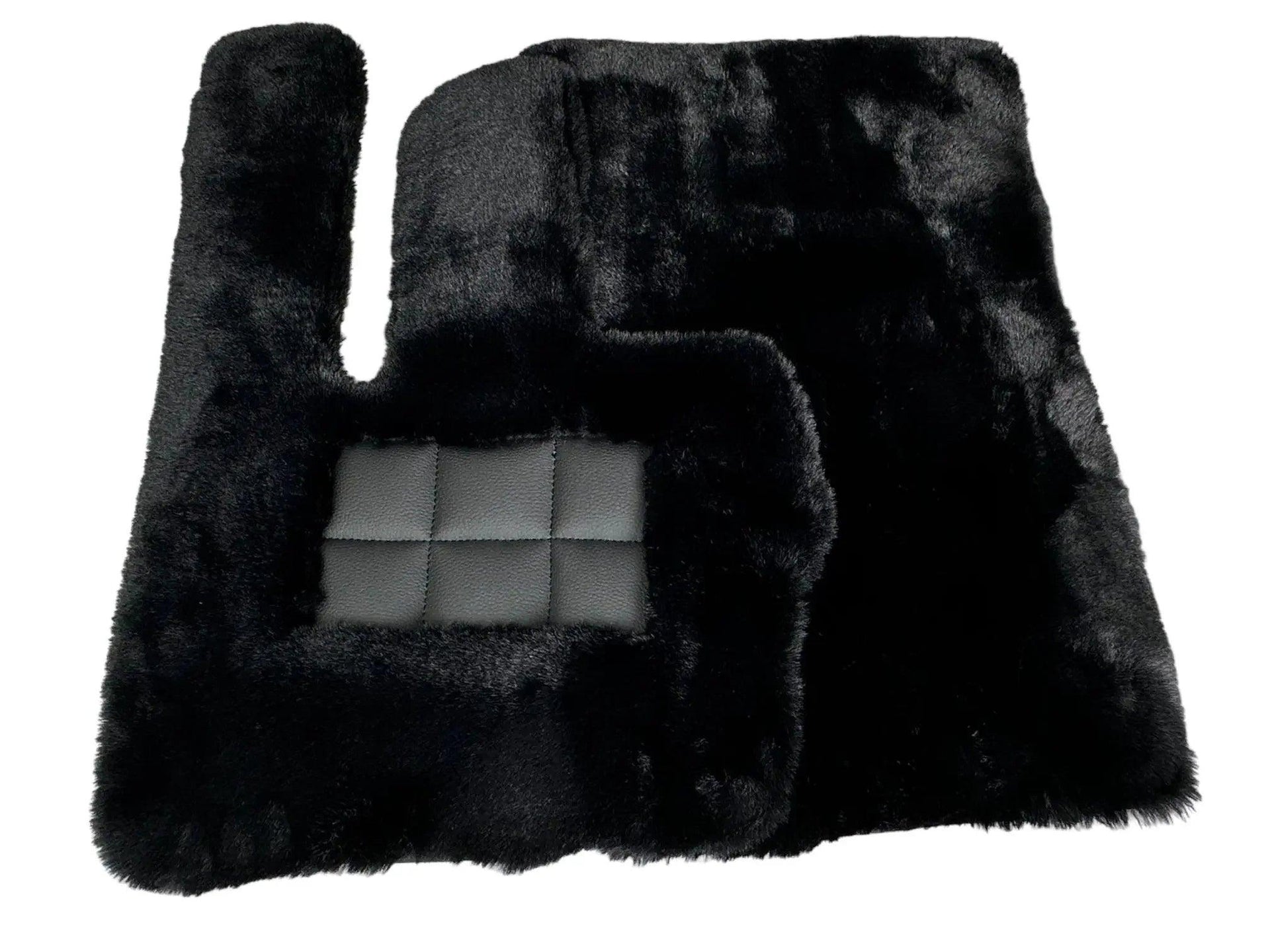 Black Sheepskin Floor Mats For Mercedes Benz GLA-Class H247 (2020-2023) | ER56 Design - AutoWin