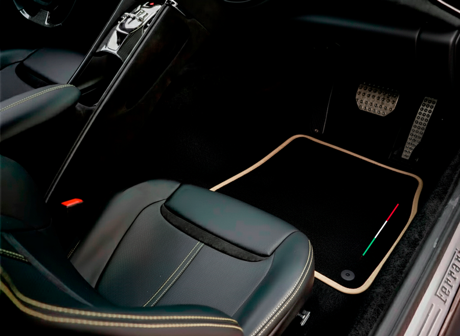 Schwarze Fußmatten für Ferrari GTC4 Lusso (2016–2023) mit Leder | Beiger Besatz