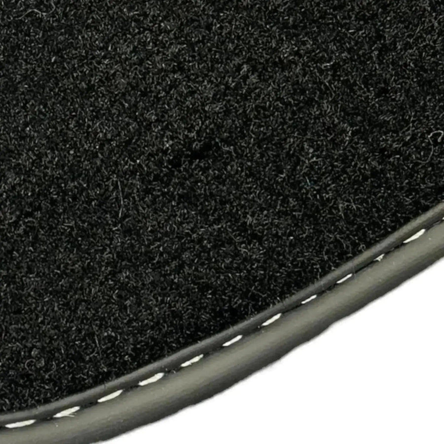 Black Floor Mats for Toyota Verso-S (2010-2015) - AutoWin