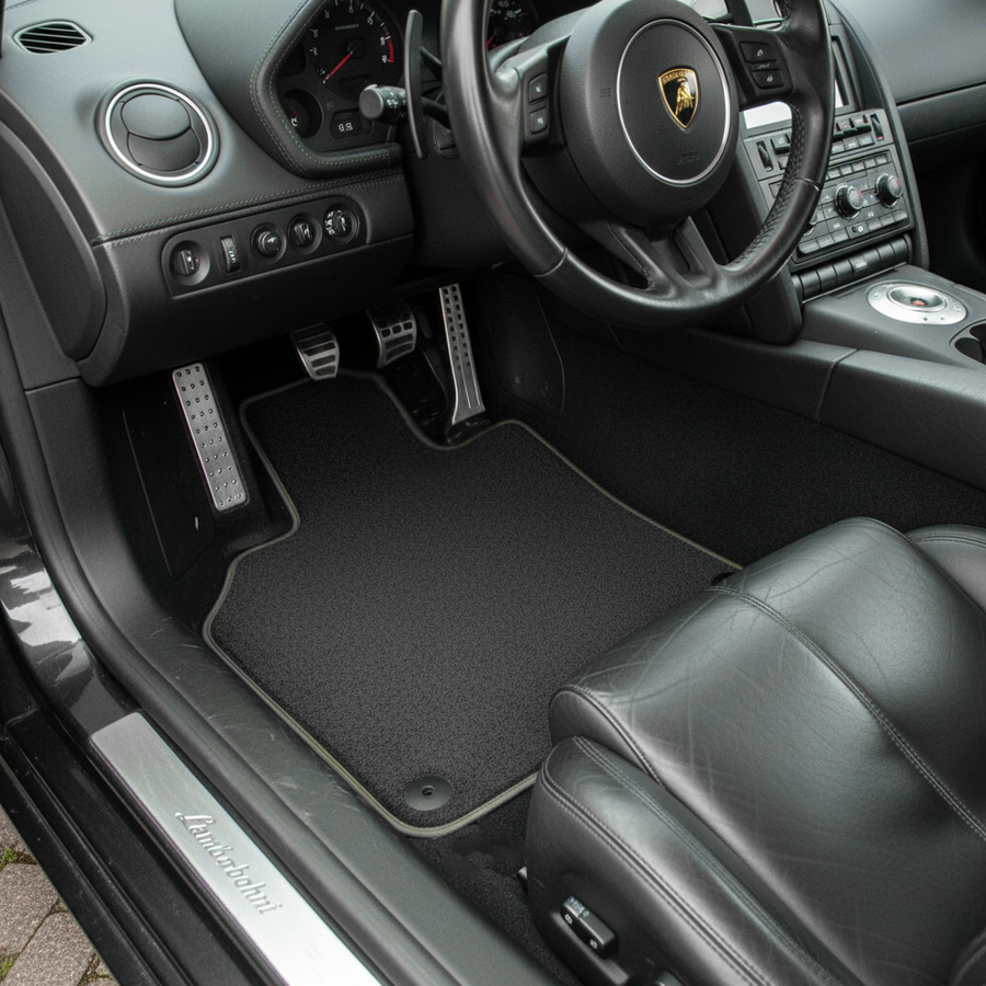 Maßgefertigte schwarze Fußmatten für Lamborghini Gallardo