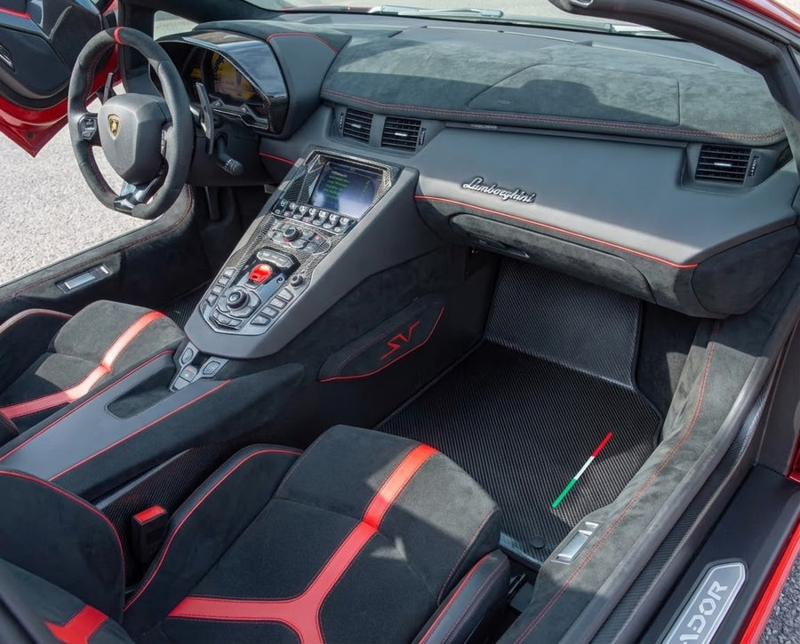 ランボルギーニ アヴェンタドール SVJ レザー カーボン リミテッド エディション用カスタマイズ可能なフロアマット