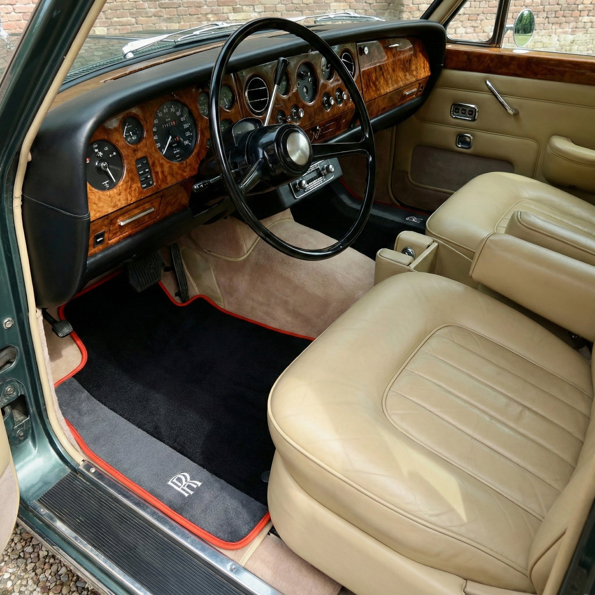 Customizable Leather Floor Mats with AW12 Pattern for Rolls Royce Shadow (1965-1977) - AutoWin