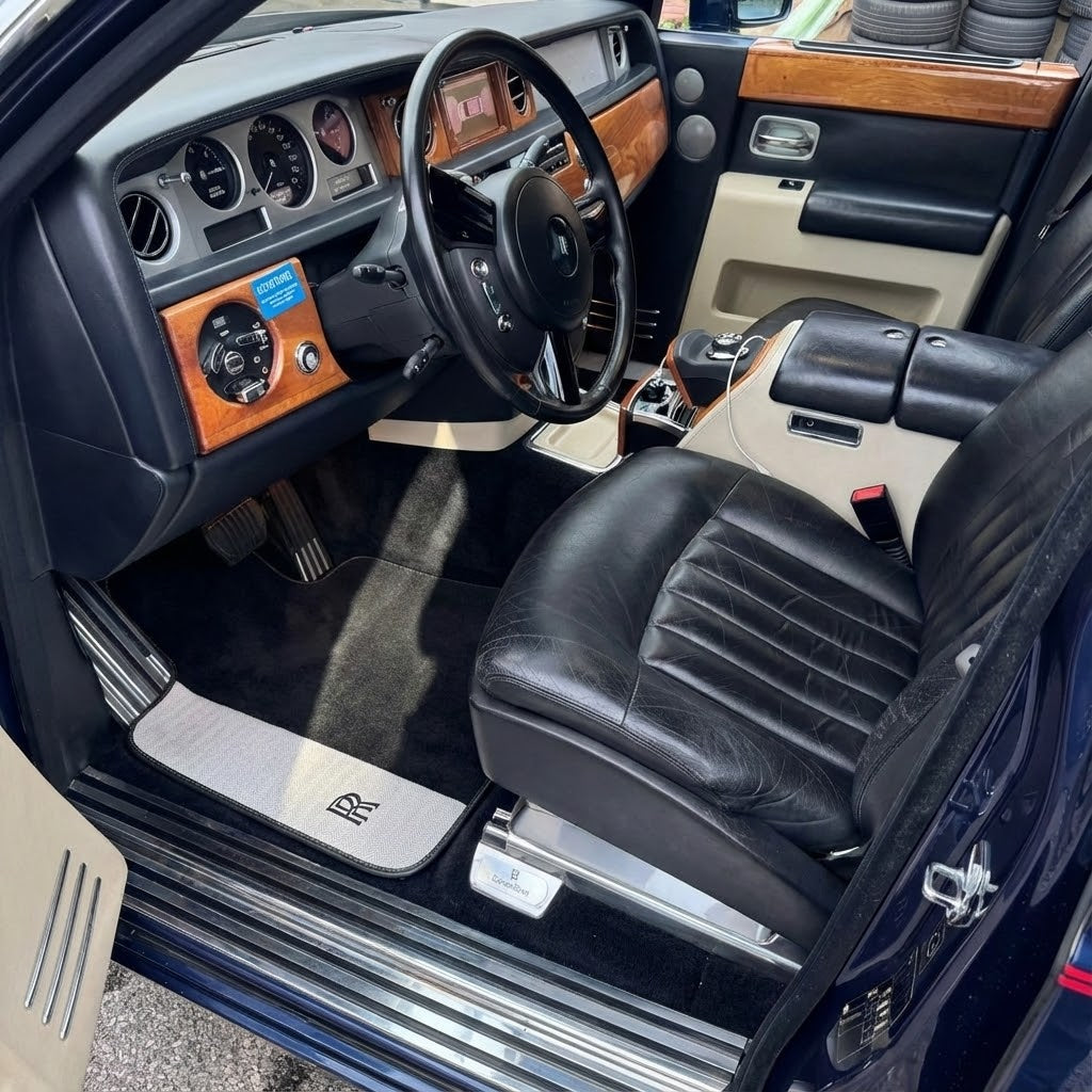 Schwarze Fußmatten für Rolls Royce Phantom Drophead Coupe (2007-2016) mit grauen Lederrändern