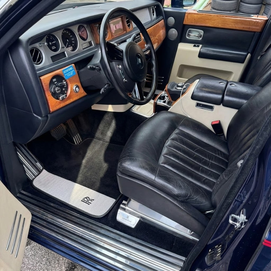 Schwarze Fußmatten für Rolls Royce Phantom Limousine (2003-2016) mit grauen Lederrändern