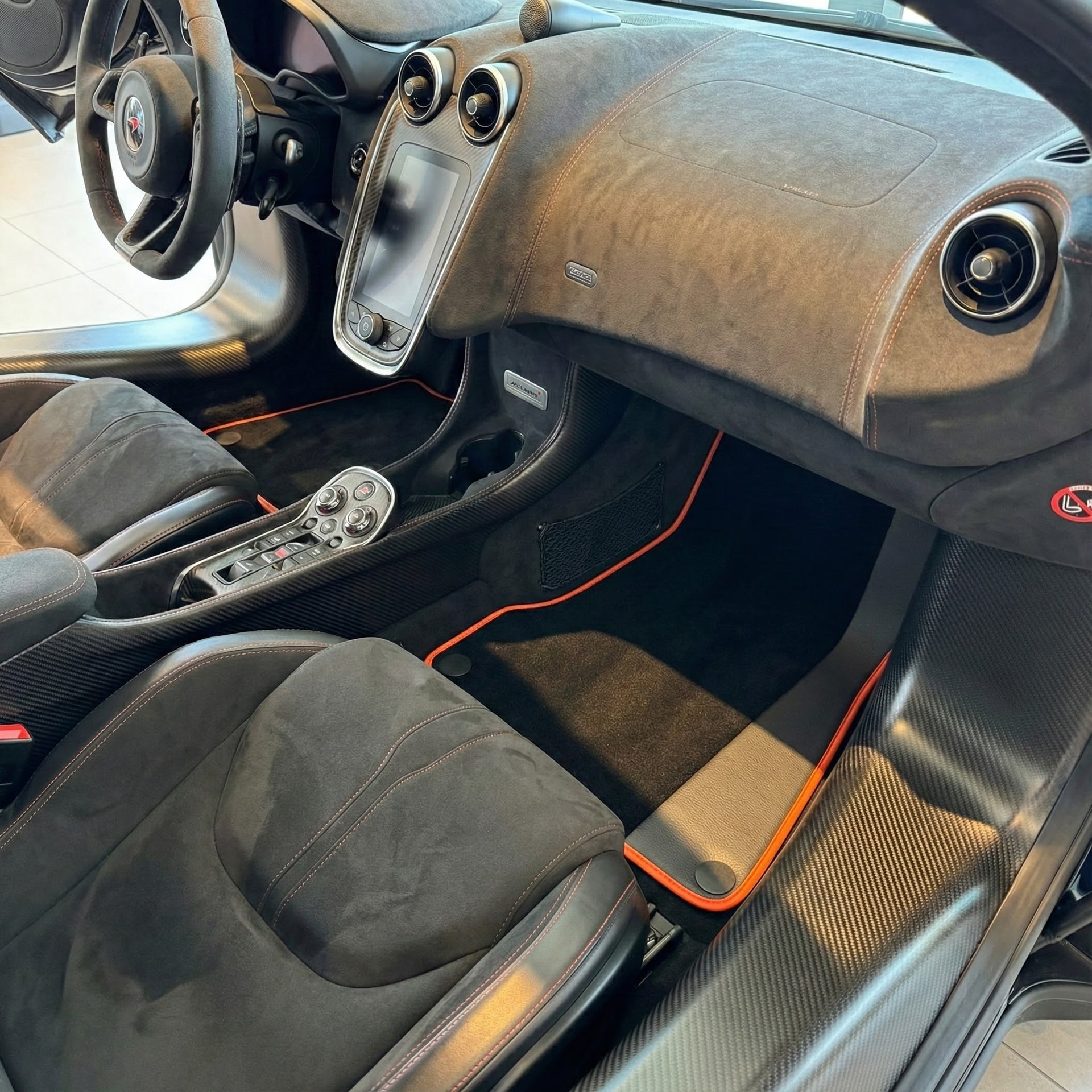 Black Floor Mats for McLaren 600 LT (2018-2020) With Blue Trim - AutoWin.EU