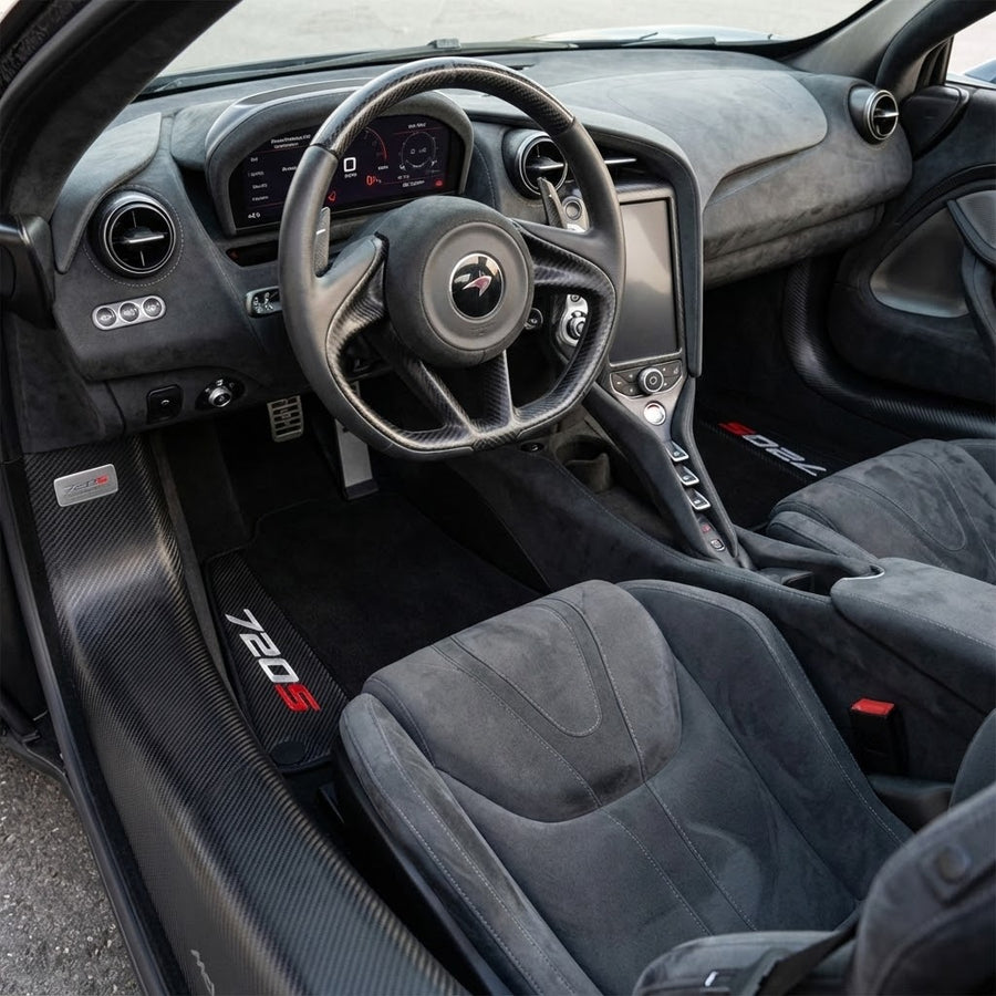 マクラーレン720S（2017-2021）用黒のカーマット（カーボンレザー付き）
