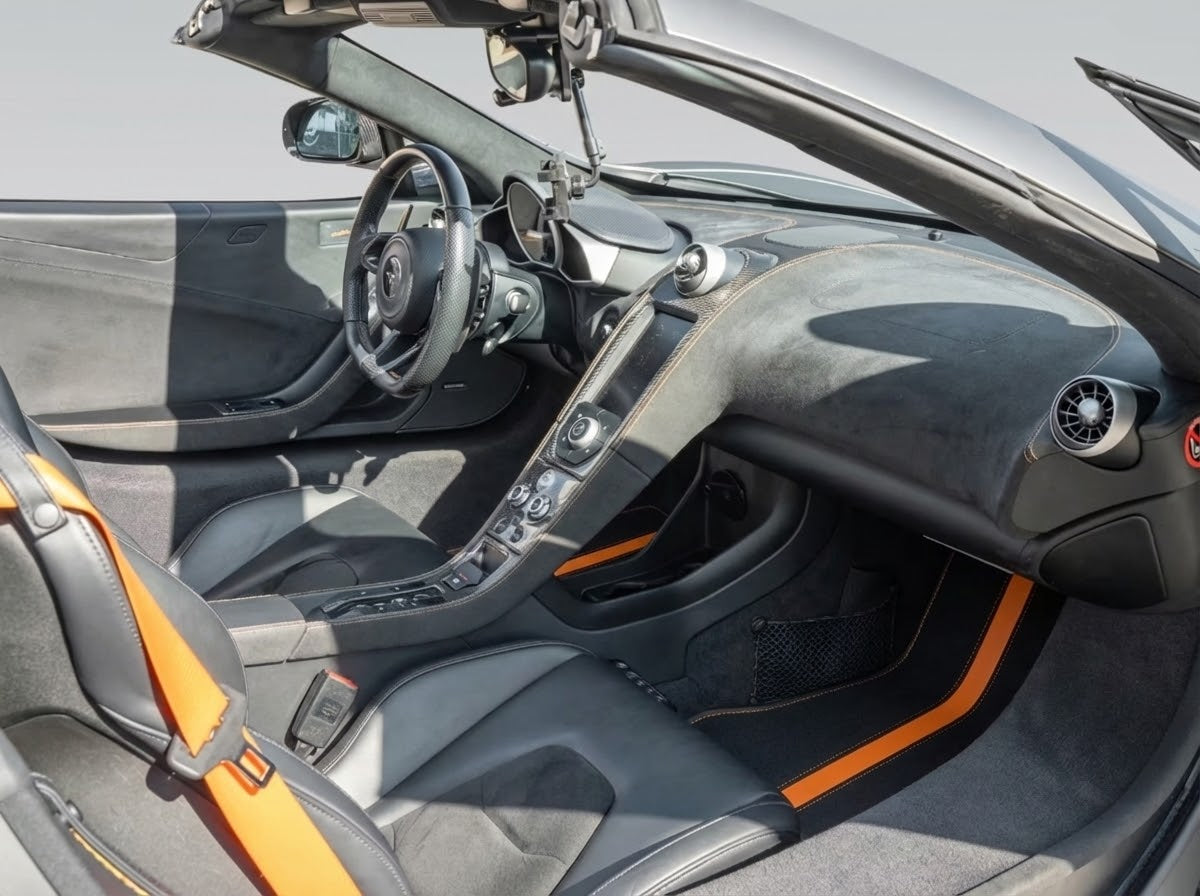 Black Floor Mats For McLaren 650S Black Tailored With Yellow Leather - AutoWin.EU