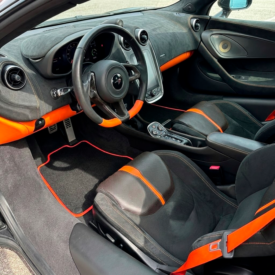 カーマット マクラーレン570S (2015-2021) ブラック特注レッドトリム付き