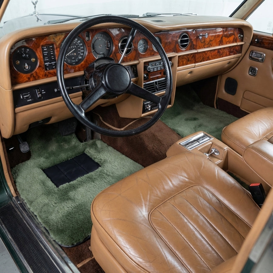 ロールスロイスWraith (2013–2023) 用ライトグリーンシープスキンカーマット