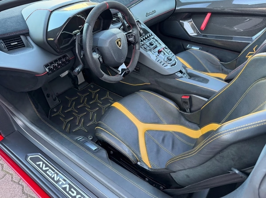 ランボルギーニ アヴェンタドール SV用レザーフロアマット
