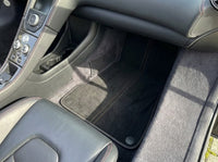 マクラーレン 720S アルカンターラ ブラック テーラード カーペット用オレンジ縫製のフロア マット