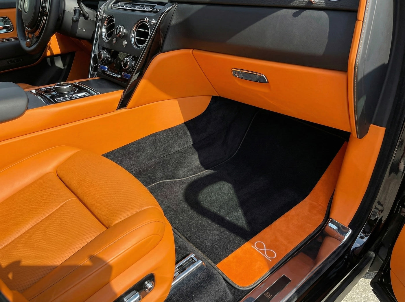 Schwarze Fußmatten für Rolls Royce Black Badge Cullinan Orange Alcantara Leder
