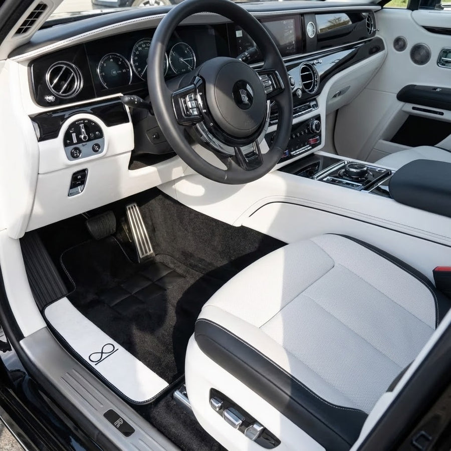 Schwarze Fußmatten für Rolls Royce Spectre (2023–2024), weißes Leder