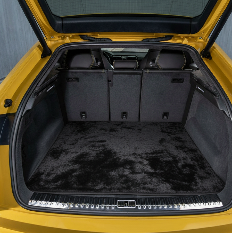 Anpassbare Kofferraummatte aus schwarzem Schaffell für Lamborghini Urus (2018-2026)
