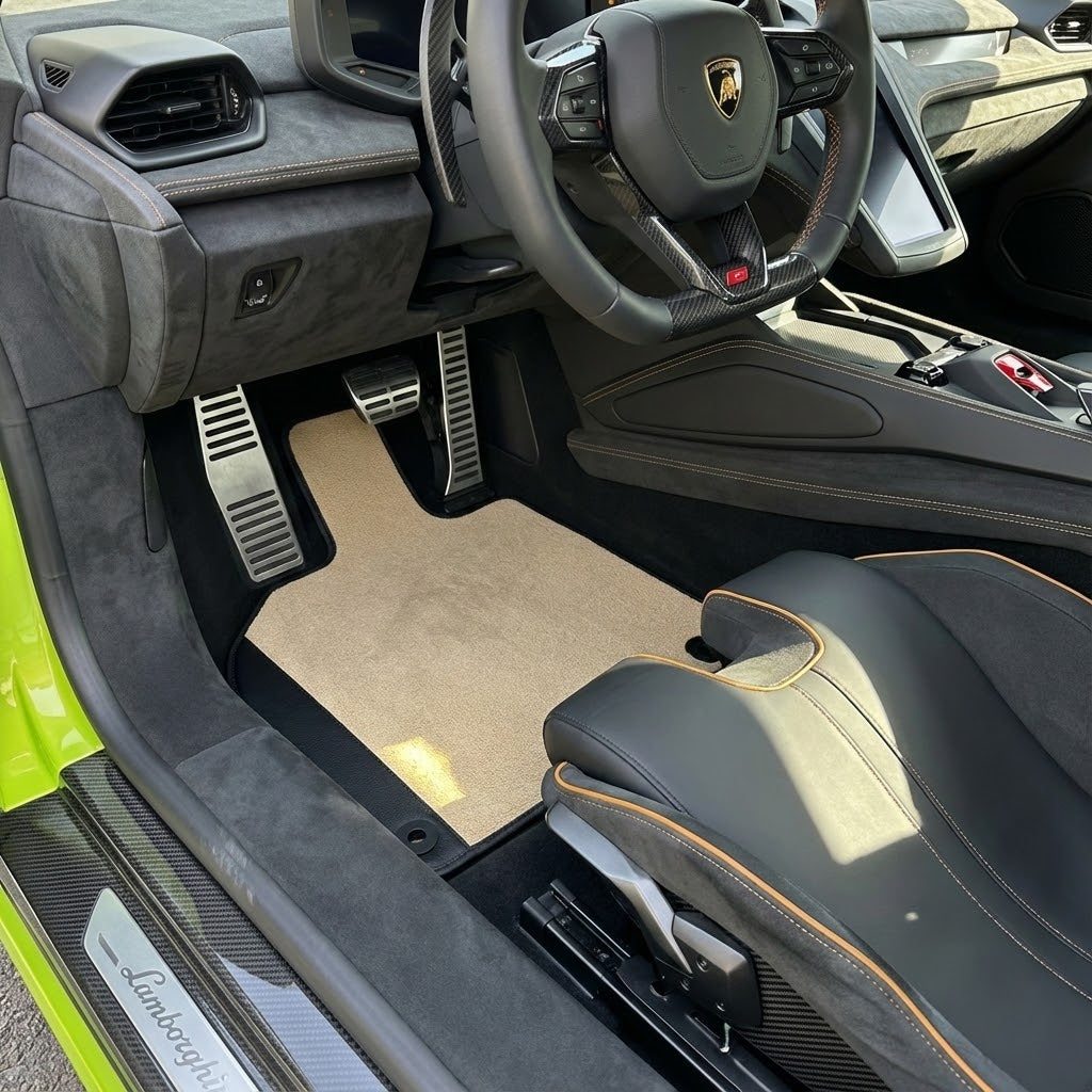 ランボルギーニ・テメラリオ（2025-2026）用、ラインパターン付きカスタマイズ可能なレザーフロアマット - AutoWin