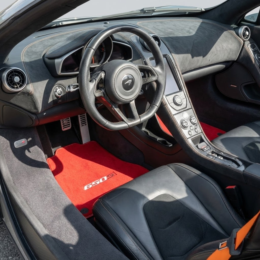 マクラーレン 650S テーラード用レッドフロアマット