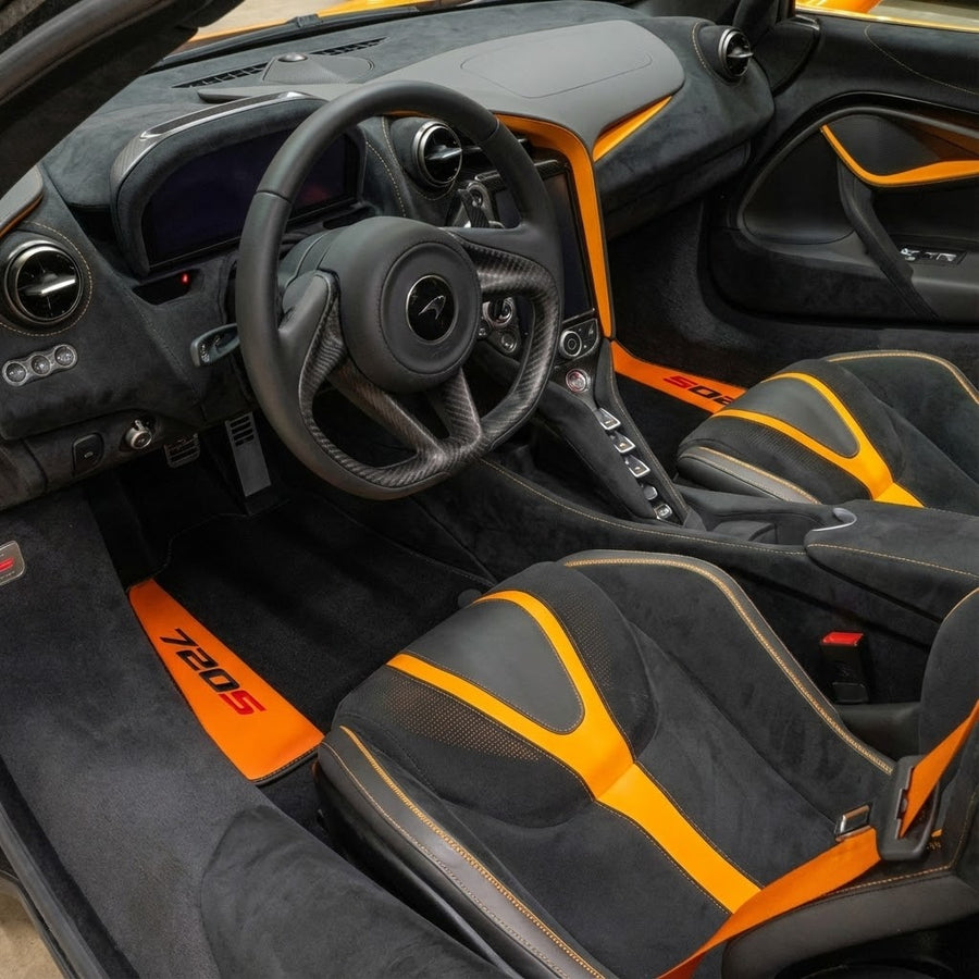 マクラーレン 720S (2017-2021) 用ブラック フロアマット レッドレザー