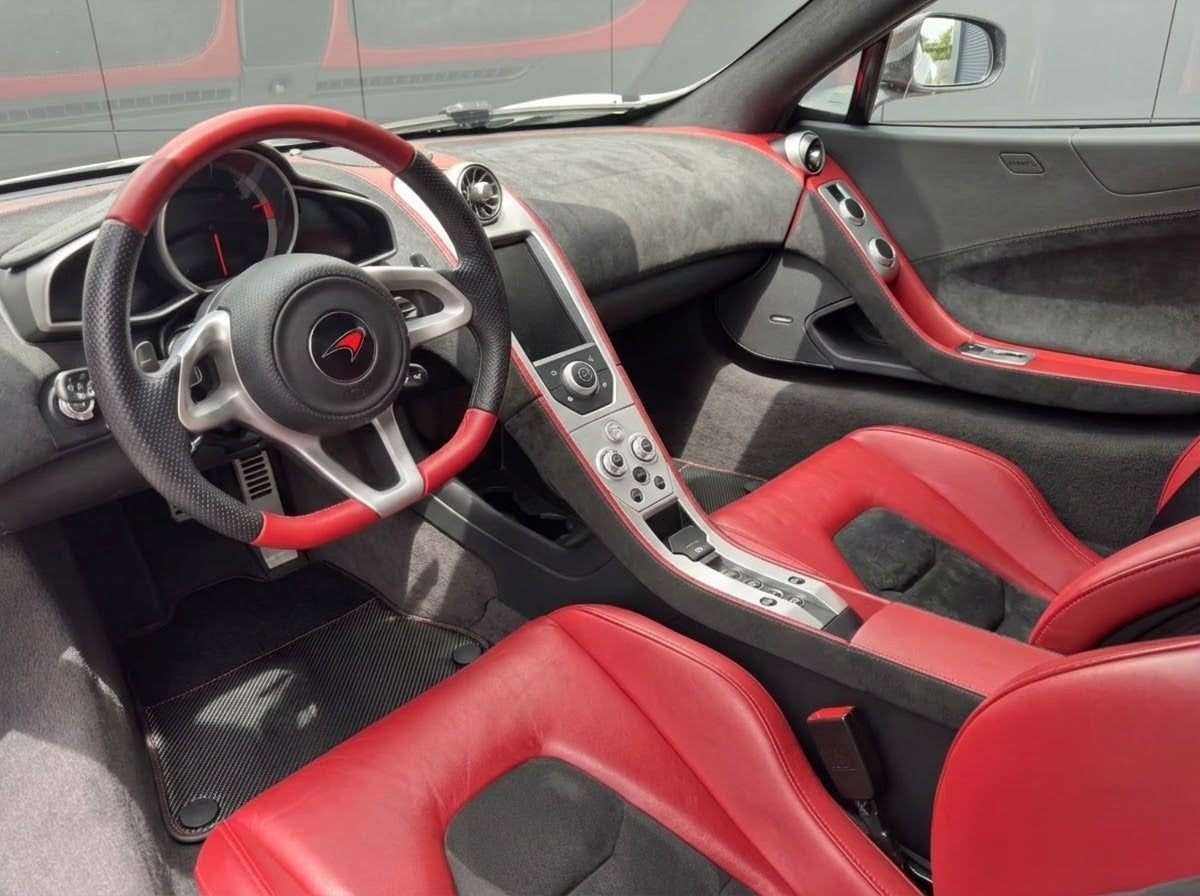 Customizable Floor Mats for McLaren MP4-12C (2011–2014) Black Tailored Carpets with Carbon