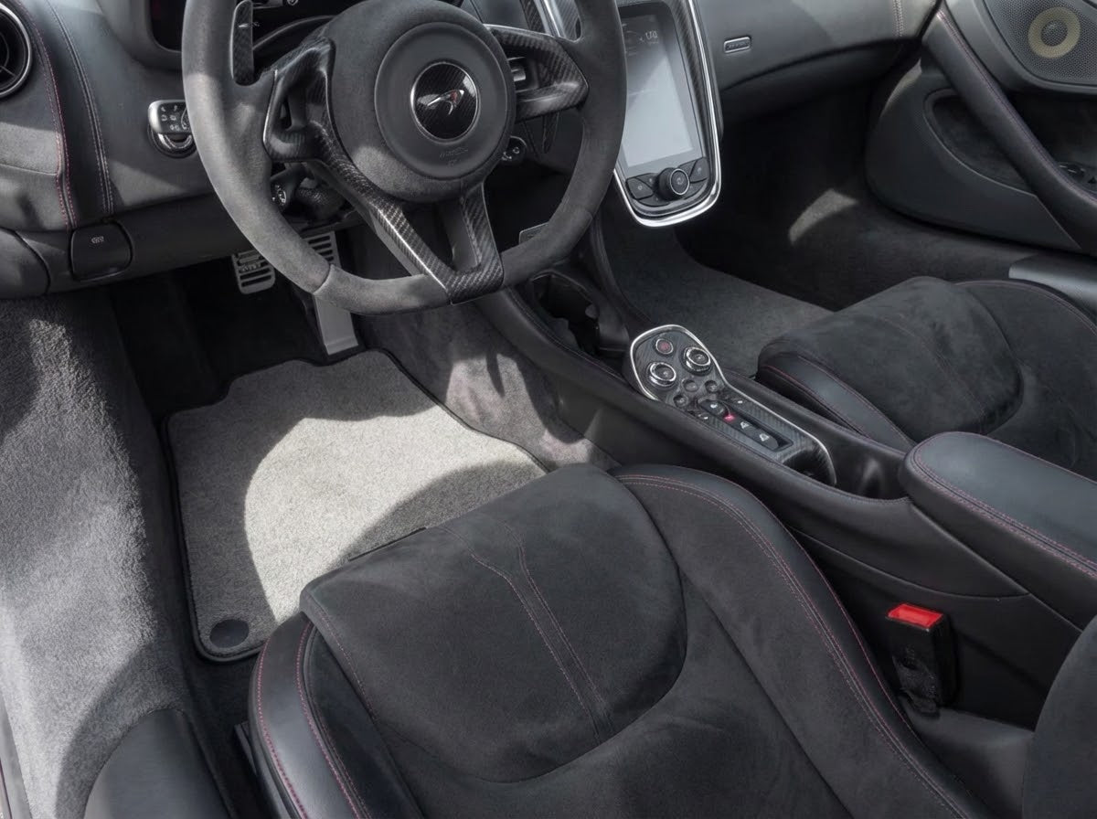 マクラーレン 720S 用フロアマット グレー テーラード カーペット セット AutoWin