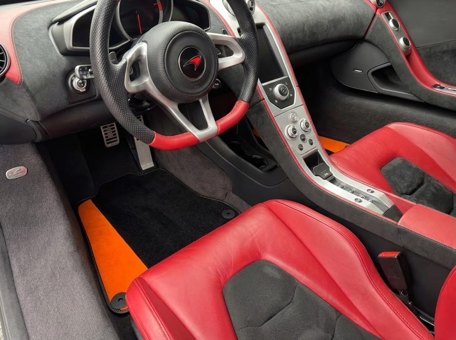 マクラーレン 720S 2017-2021 年用ブラック フロアマット オレンジ アルカンターラ レザー