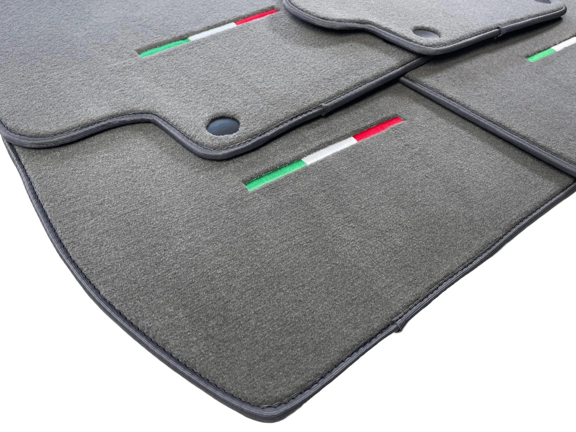 Gray Floor Mats For Maserati GranTurismo S (2008-2012) IT Edition - AutoWin