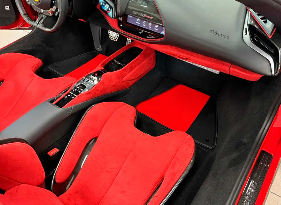 Rote Fußmatten für Ferrari SF90 Stradale (2019-2024) mit Leder