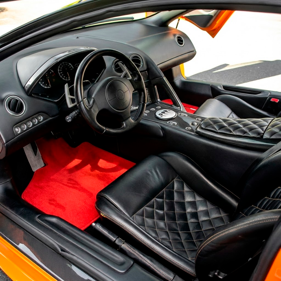 ランボルギーニ ムルシエラゴ用カスタマイズ可能な赤いフロアマット AutoWin ブランド
