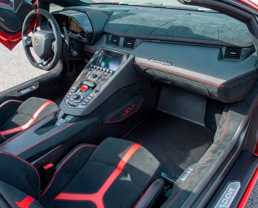 ランボルギーニ アヴェンタドール SV レザー カーボン リミテッド エディション用カスタマイズ可能なフロアマット
