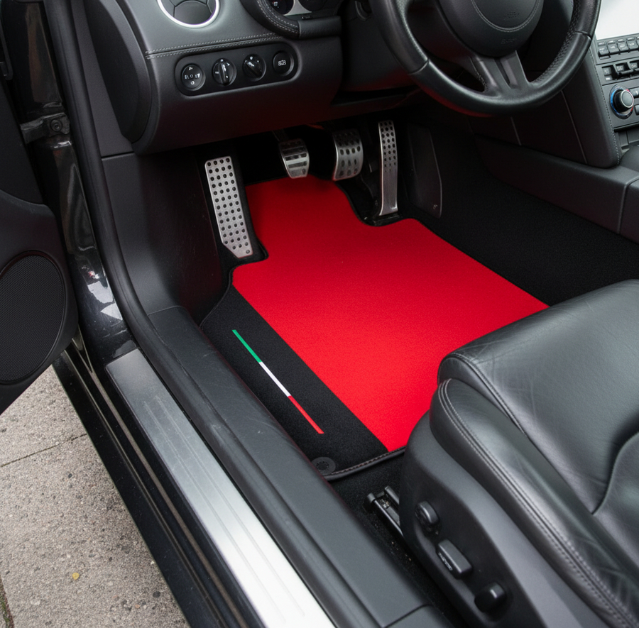 Maßgefertigte rote Fußmatten für Lamborghini Gallardo mit Alcantara-Leder