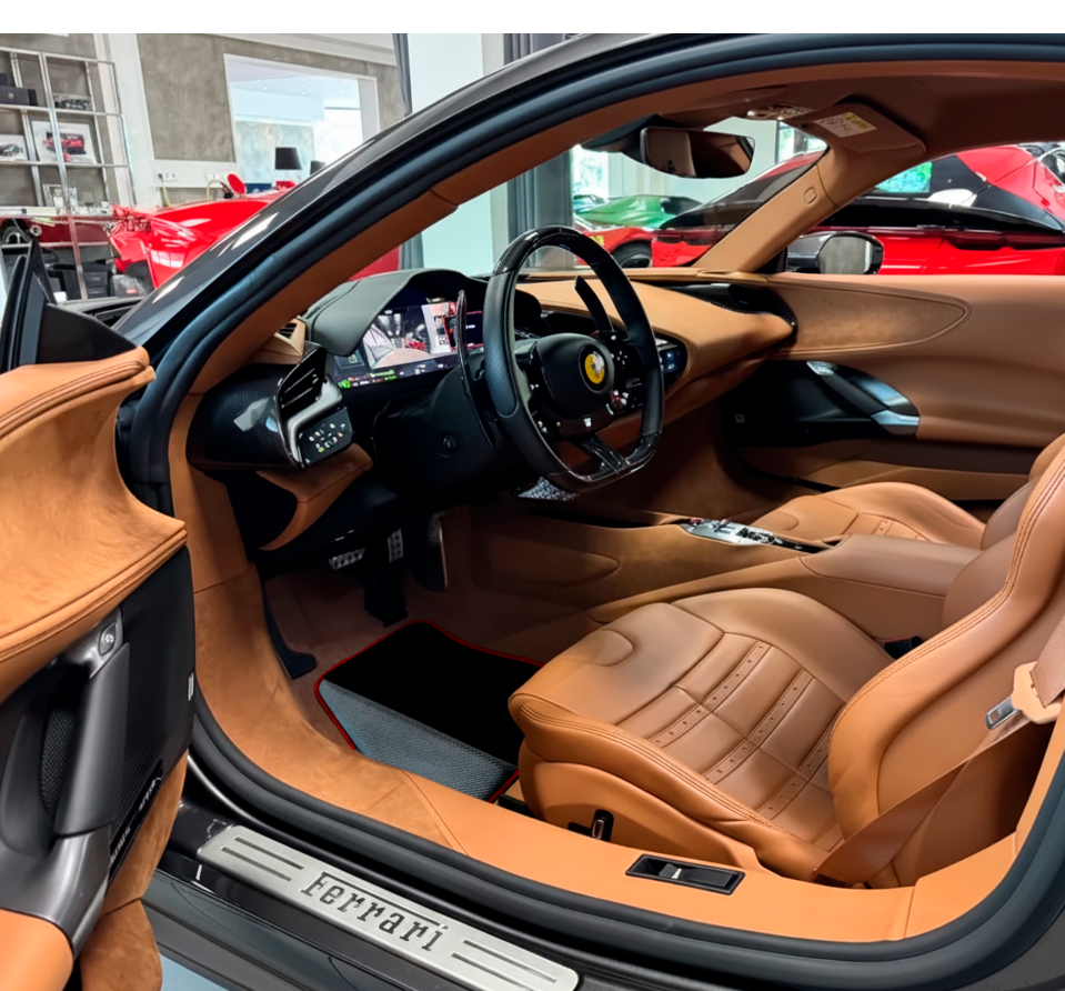 フェラーリ 296 GTB (2022-2024) 用ブラック フロアマット レザー付き