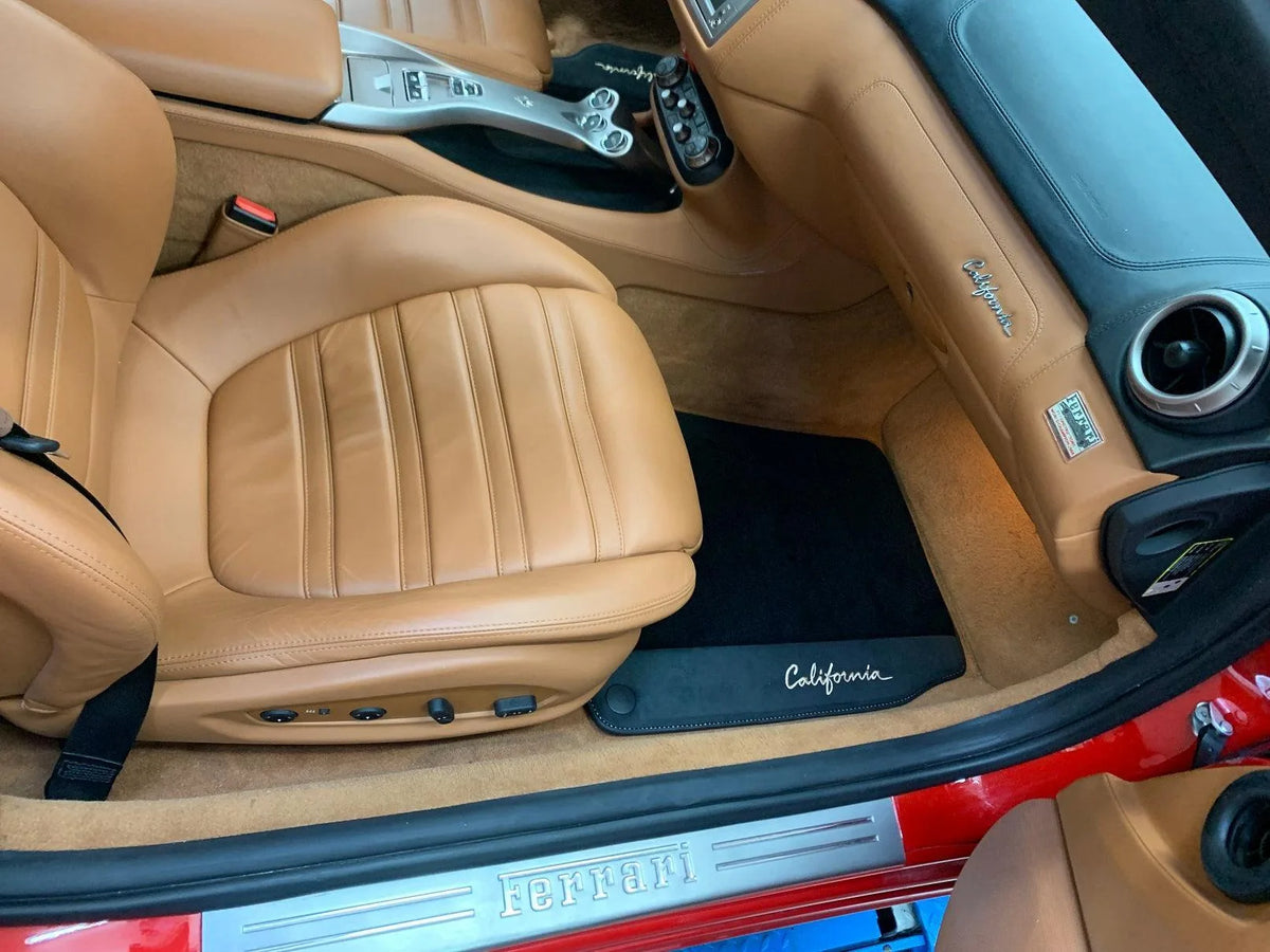 Schwarze Autofußmatten für Ferrari California 2008-2014 mit Alcantara - AutoWin