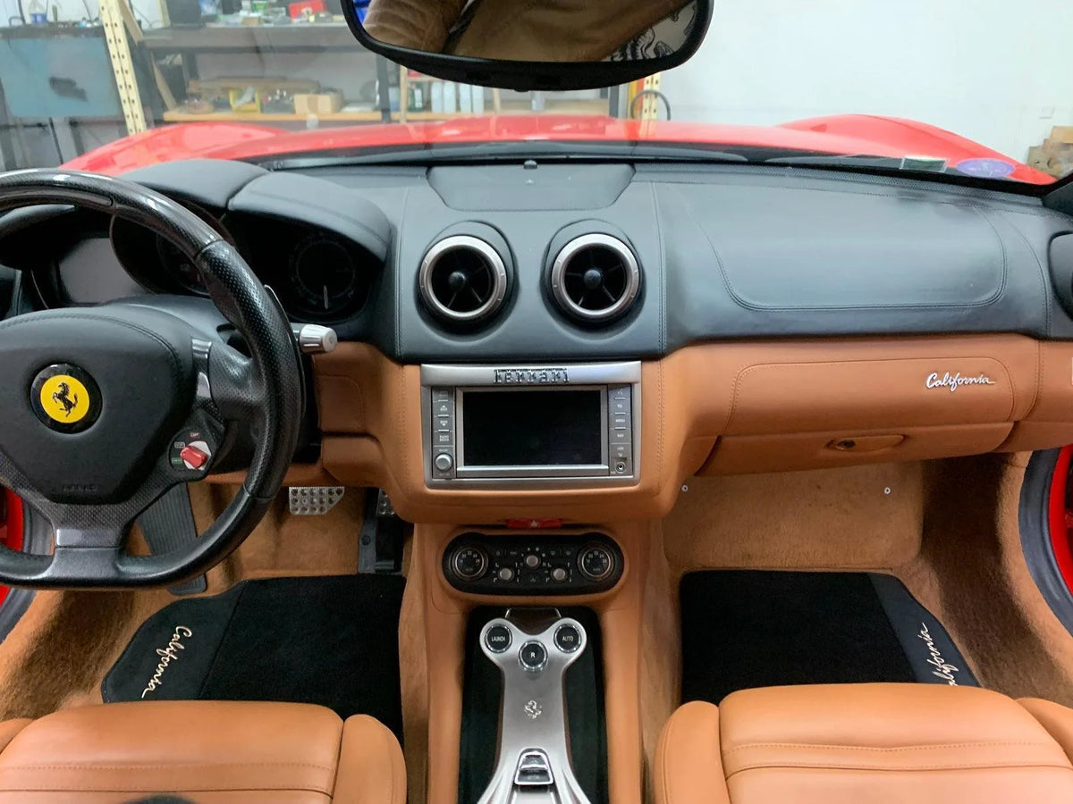 Schwarze Autofußmatten für Ferrari California 2008-2014 mit Alcantara - AutoWin