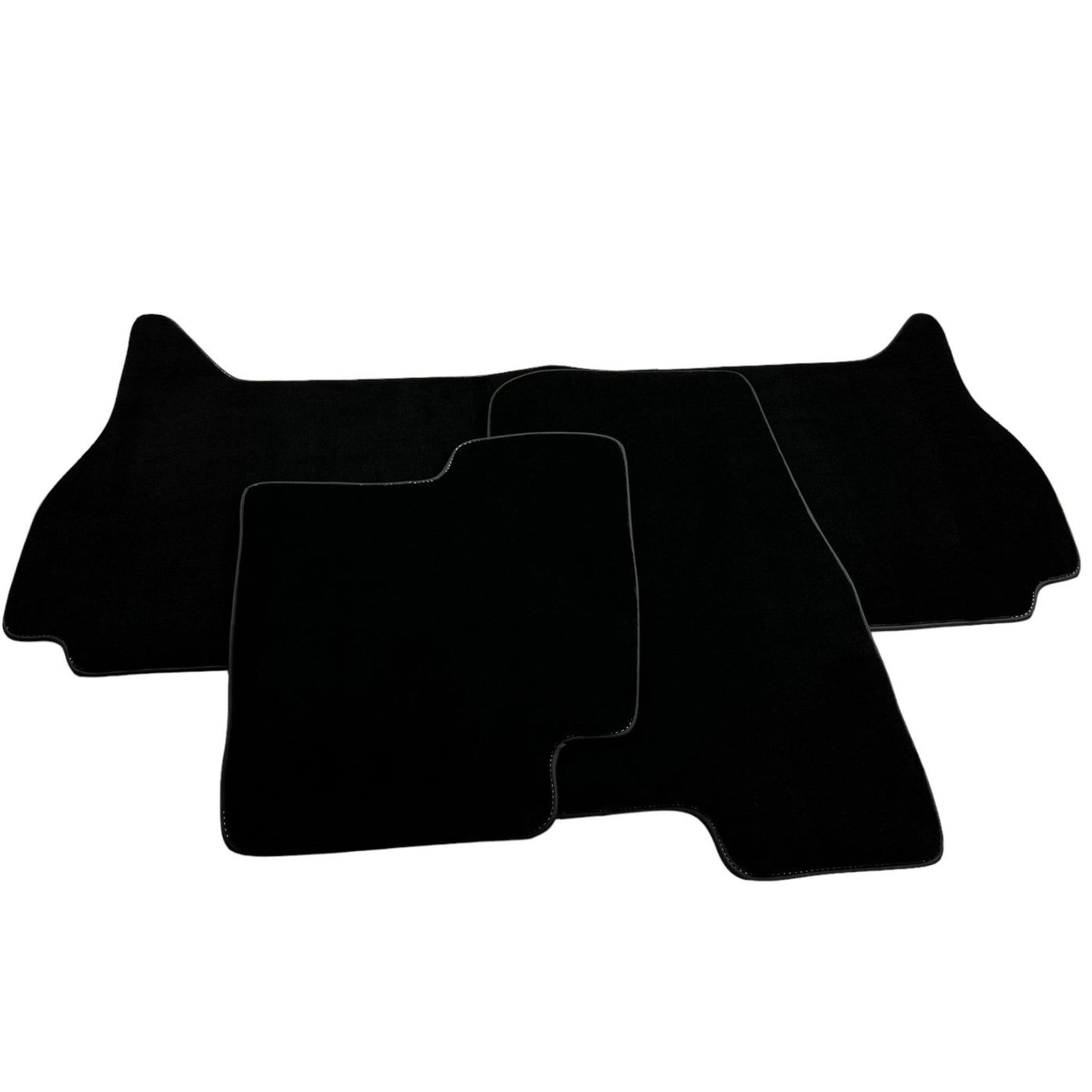 Black Floor Mats For Mitsubishi Pajero III (2000-2004) - AutoWin